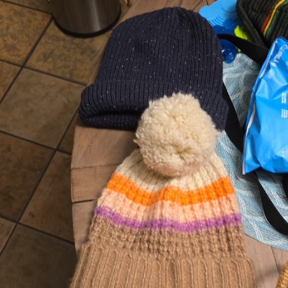 Womans Winter LOT Size (Med-Large) All Included! - Picture 9 of 10